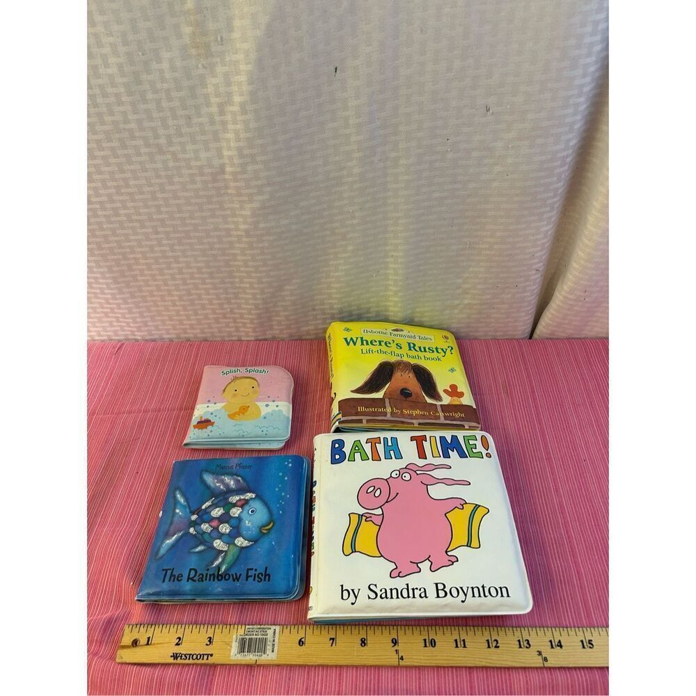 Munchkin bath basket with bath books lot 15"x9"‎